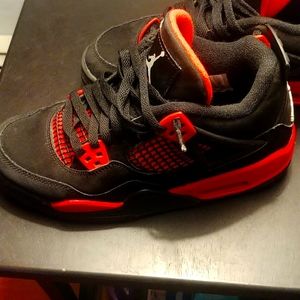 Jordan 4 retro thunders red size 3